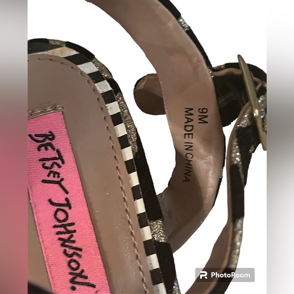 BETSEY JOHNSON brand animal print inspired heels. Size 9M. NWOT. - Picture 5 of 5